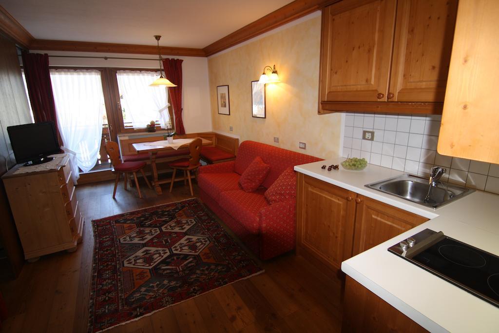 Residence Mairhofer Toblach Pokoj fotografie