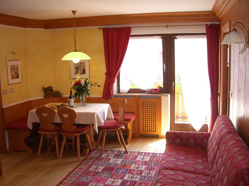 Residence Mairhofer Toblach Pokoj fotografie